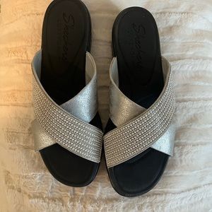 Skechers silver sandals in NWOT condition
